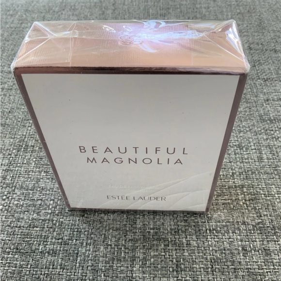 Estee Lauder Ladies Beautiful Magnolia Spray 1.7 oz Fragrances -New - Picture 3 of 4
